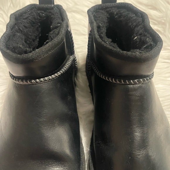 Black Leather Ugg ankle boots size 8 - Picture 2 of 4